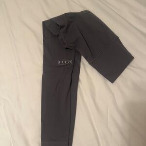FLEO Grey leggings